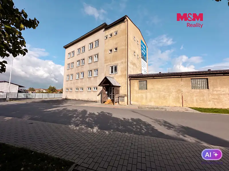 Prodej výrobní haly, prostoru 660 m², Polička – náhled fotky 2