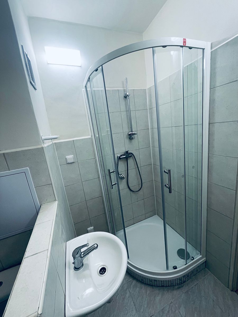 Pronájem bytu 1+kk 20 m² – fotografie 4