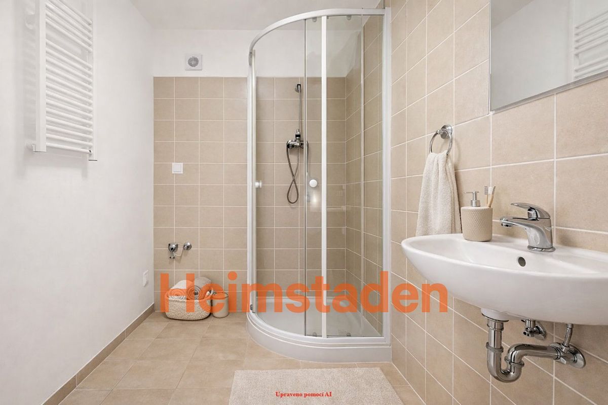 Pronájem bytu 2+kk 38 m² – fotografie 3
