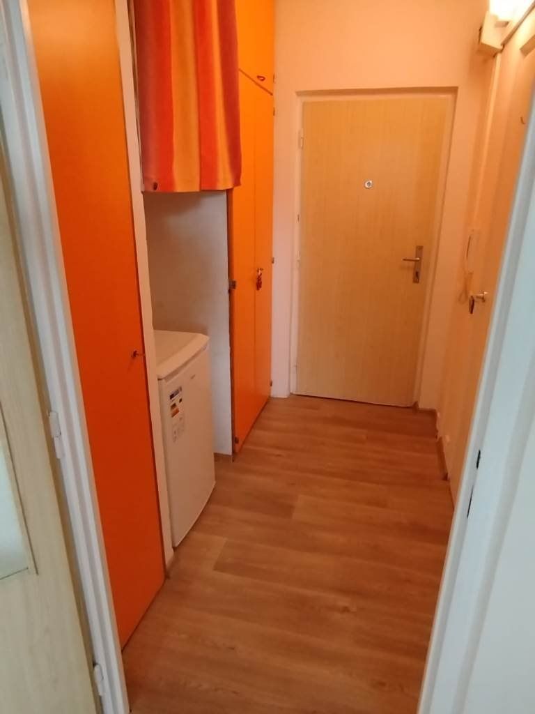 Pronájem bytu 1+kk 22 m² – fotografie 3