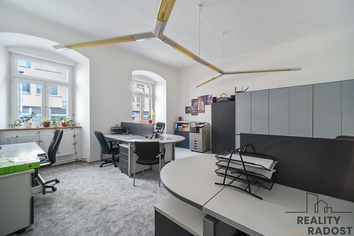 Pronájem kanceláře 82 m² – fotografie 3