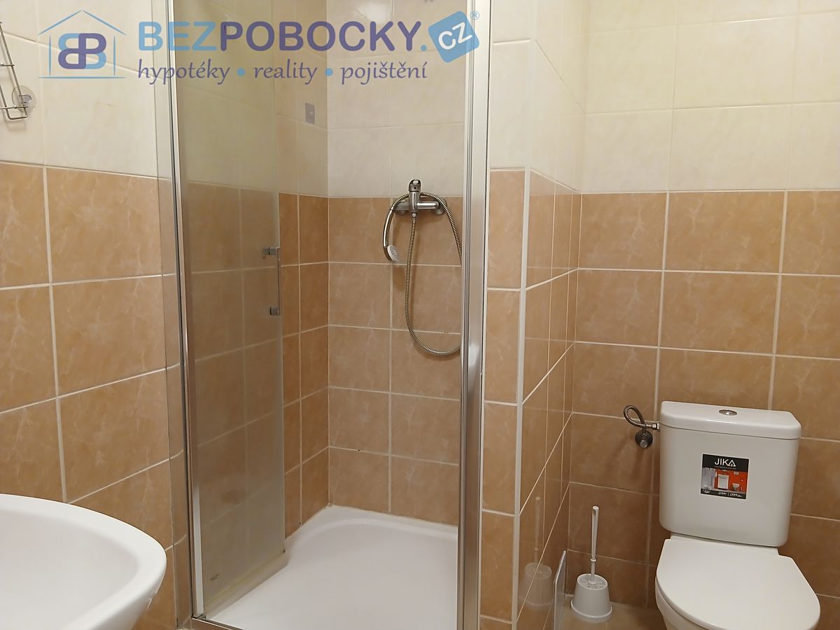 Pronájem bytu 2+kk 41 m² – fotografie 4
