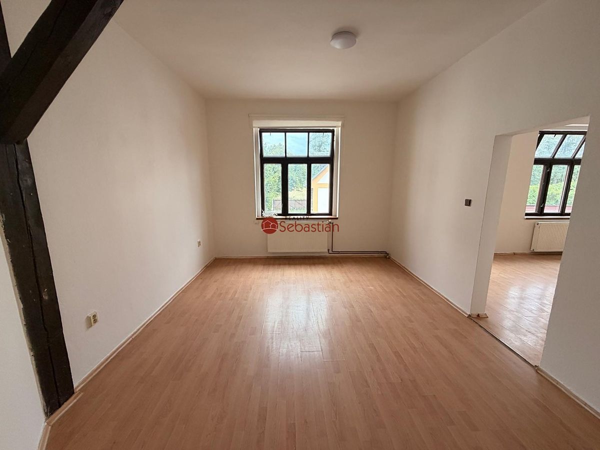 Pronájem bytu 2+kk 37 m² – fotografie 3