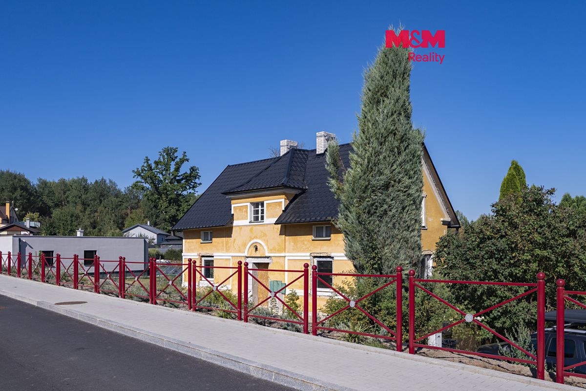 Prodej rodinného domu 267 m², pozemek 2668 m²