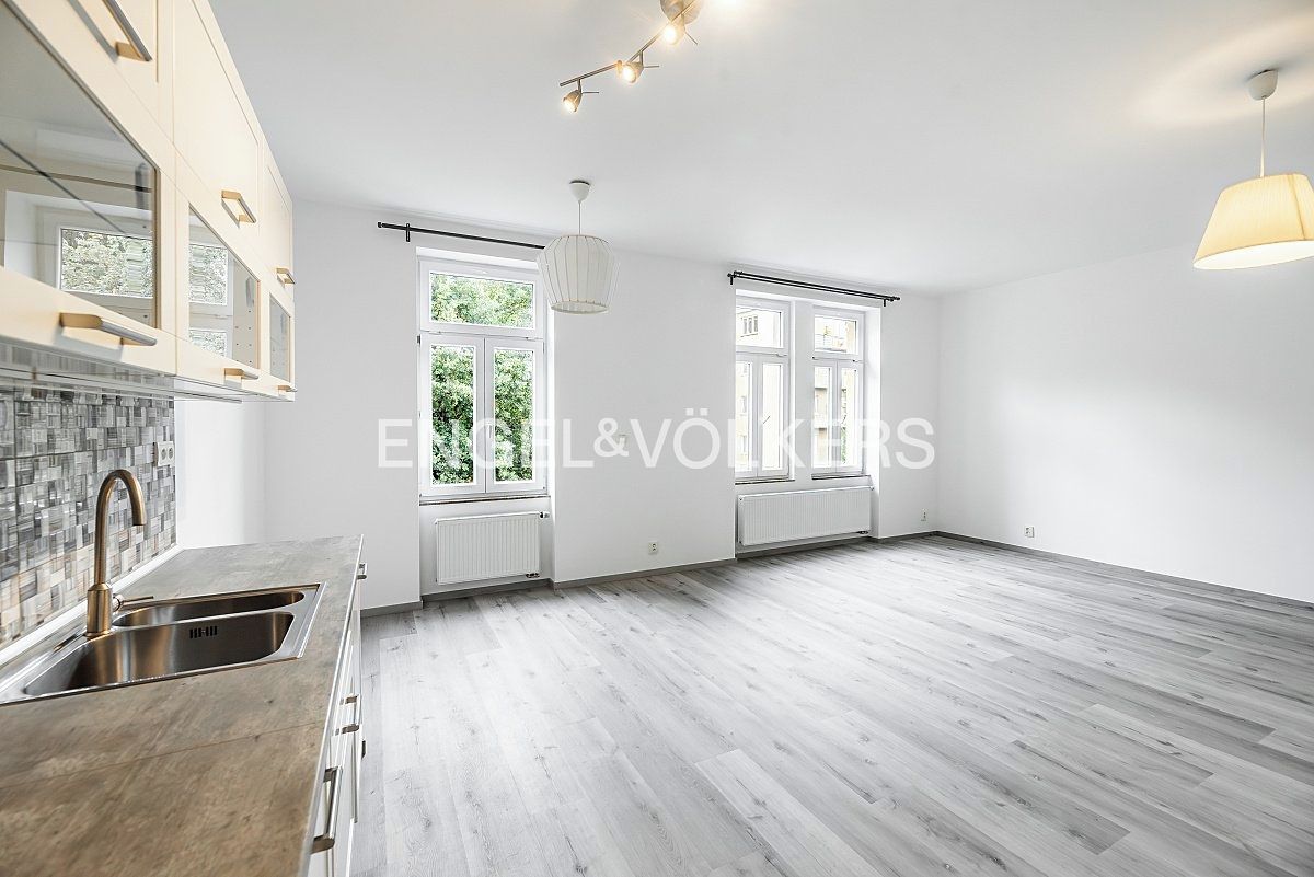 Pronájem bytu 2+kk 63 m² – fotografie 3