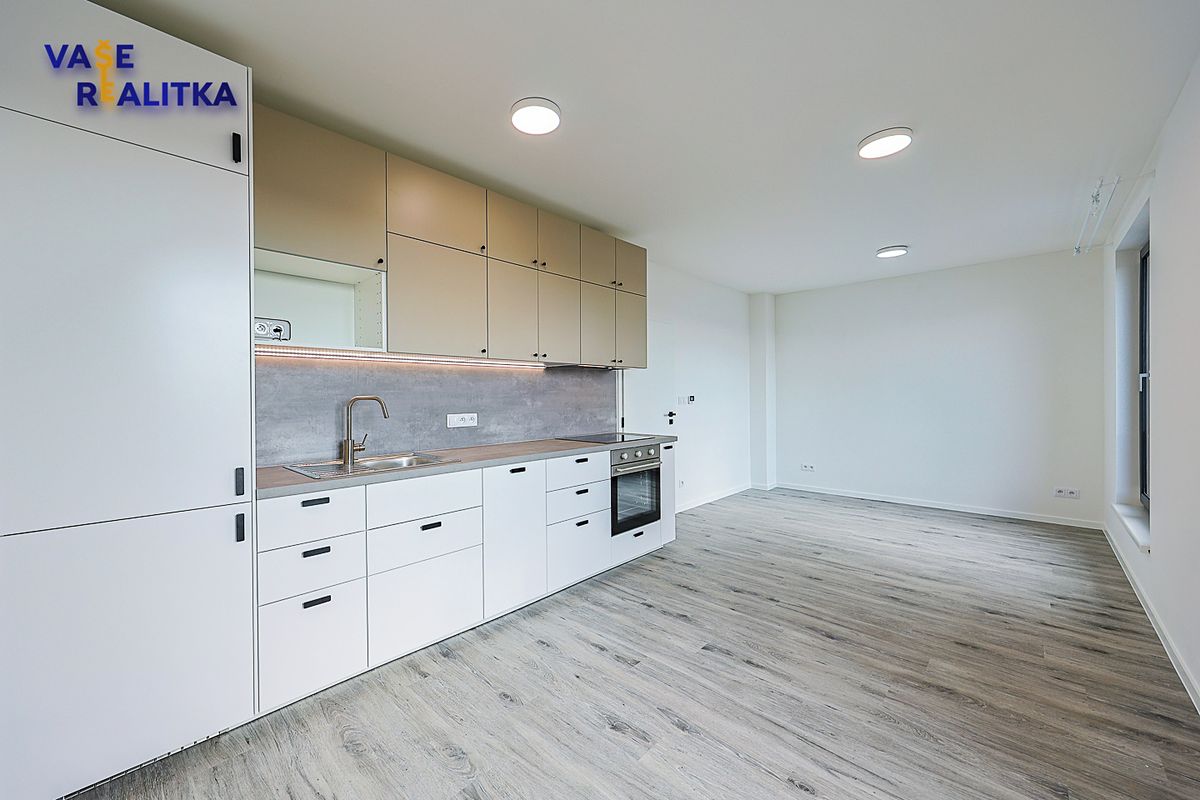 Pronájem bytu 1+kk 33 m² – fotografie 2