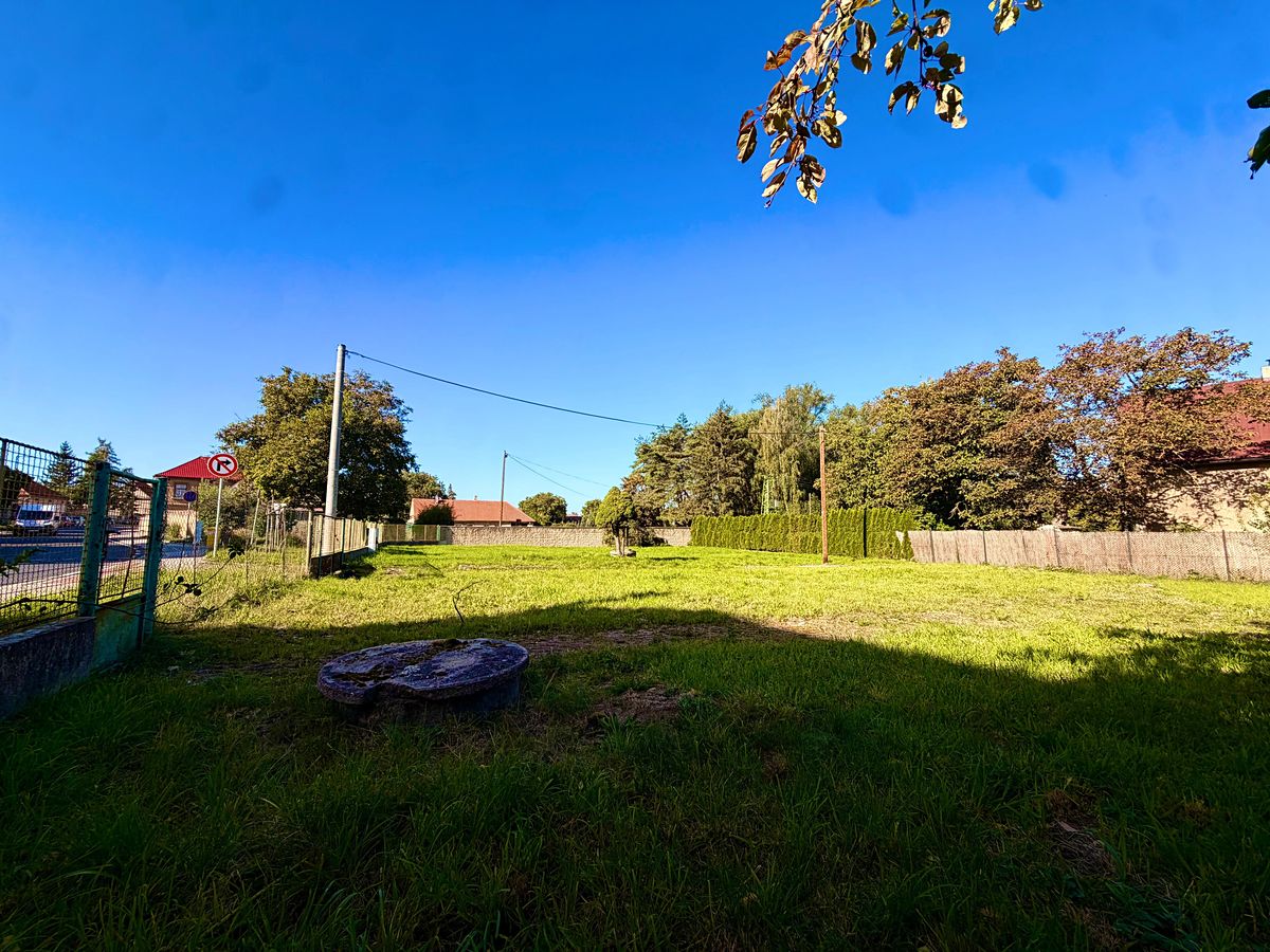 Prodej stavebního pozemku 1215 m²