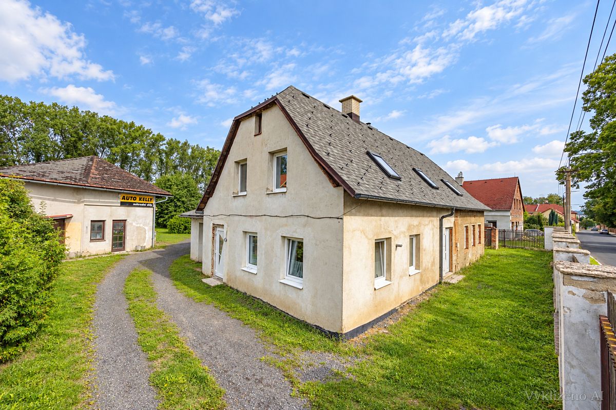 Prodej rodinného domu 387 m², pozemek 1822 m²