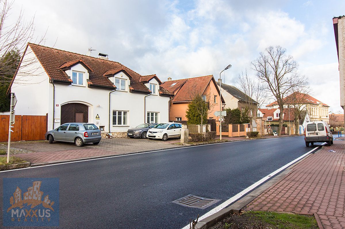 Pronájem kanceláře 300 m²
