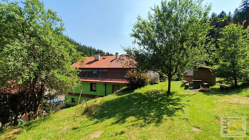 Prodej rodinného domu 200 m², pozemek 2000 m² – fotografie 4