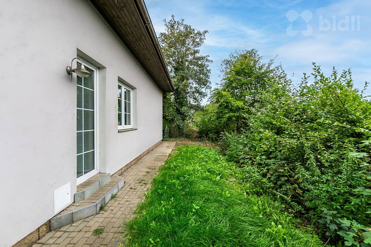 Prodej rodinného domu 233 m², pozemek 1063 m² – fotografie 3