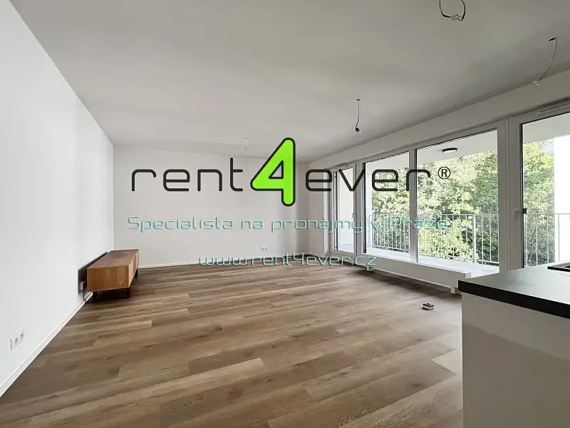 Pronájem bytu 2+kk 54 m², Praha – náhled fotky 2