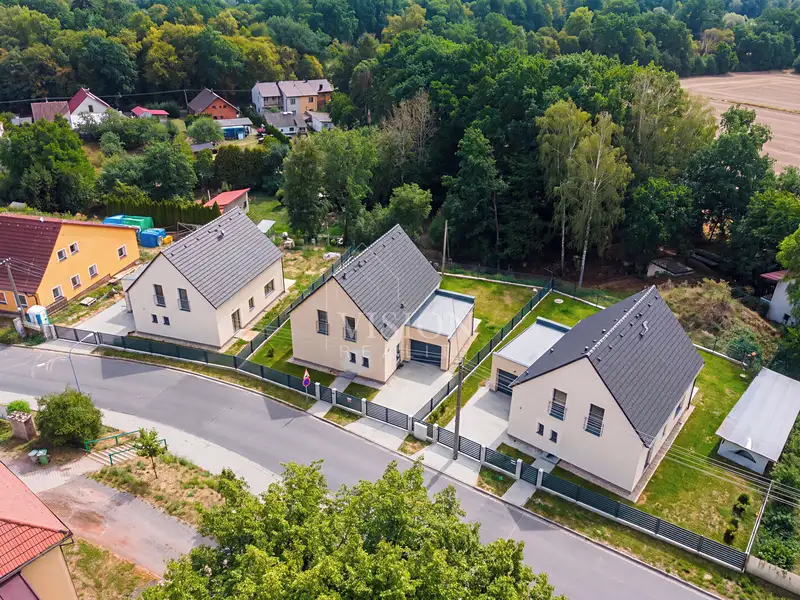 Prodej rodinného domu 152 m², pozemek 860 m², Dolní Lukavice – náhled fotky 1