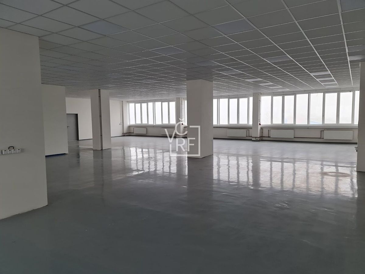 Pronájem kanceláře 2400 m² – fotografie 2