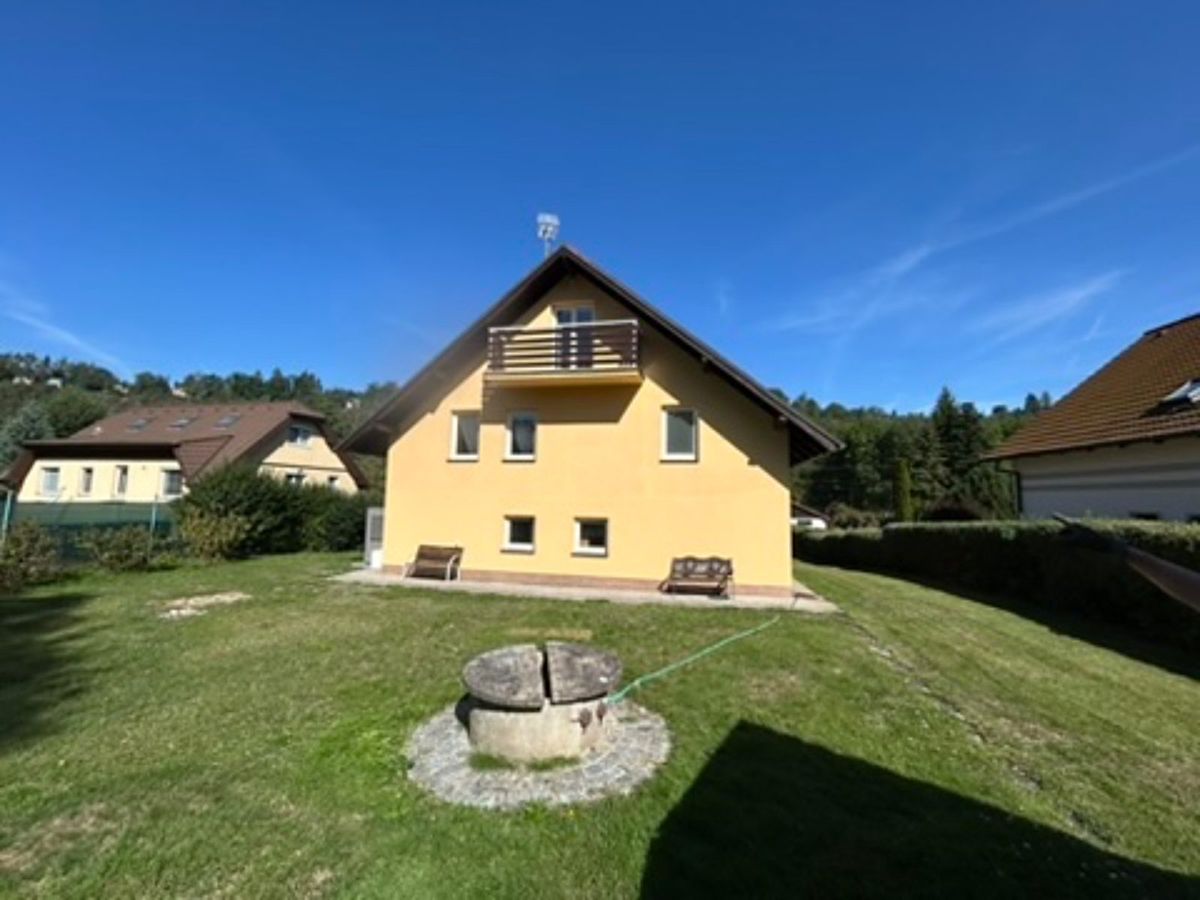 Prodej rodinného domu 206 m², pozemek 1730 m² – fotografie 3