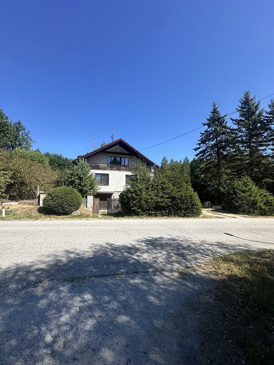 Prodej rodinného domu 160 m², pozemek 973 m²