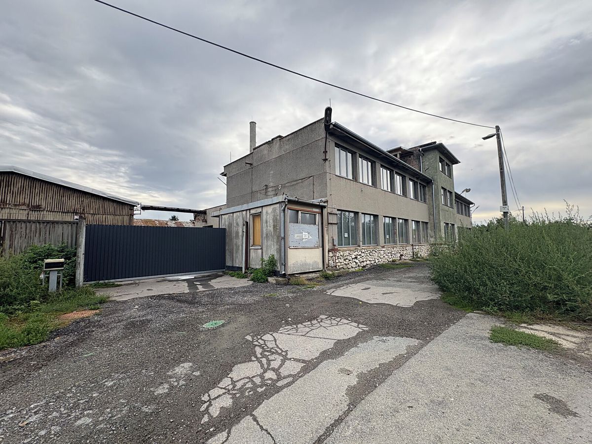 Pronájem skladového prostoru 100 m² – fotografie 2