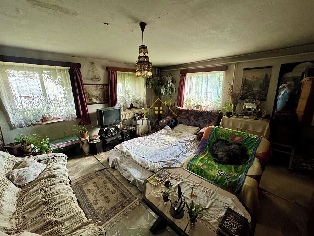Prodej rodinného domu 188 m², pozemek 466 m² – fotografie 2