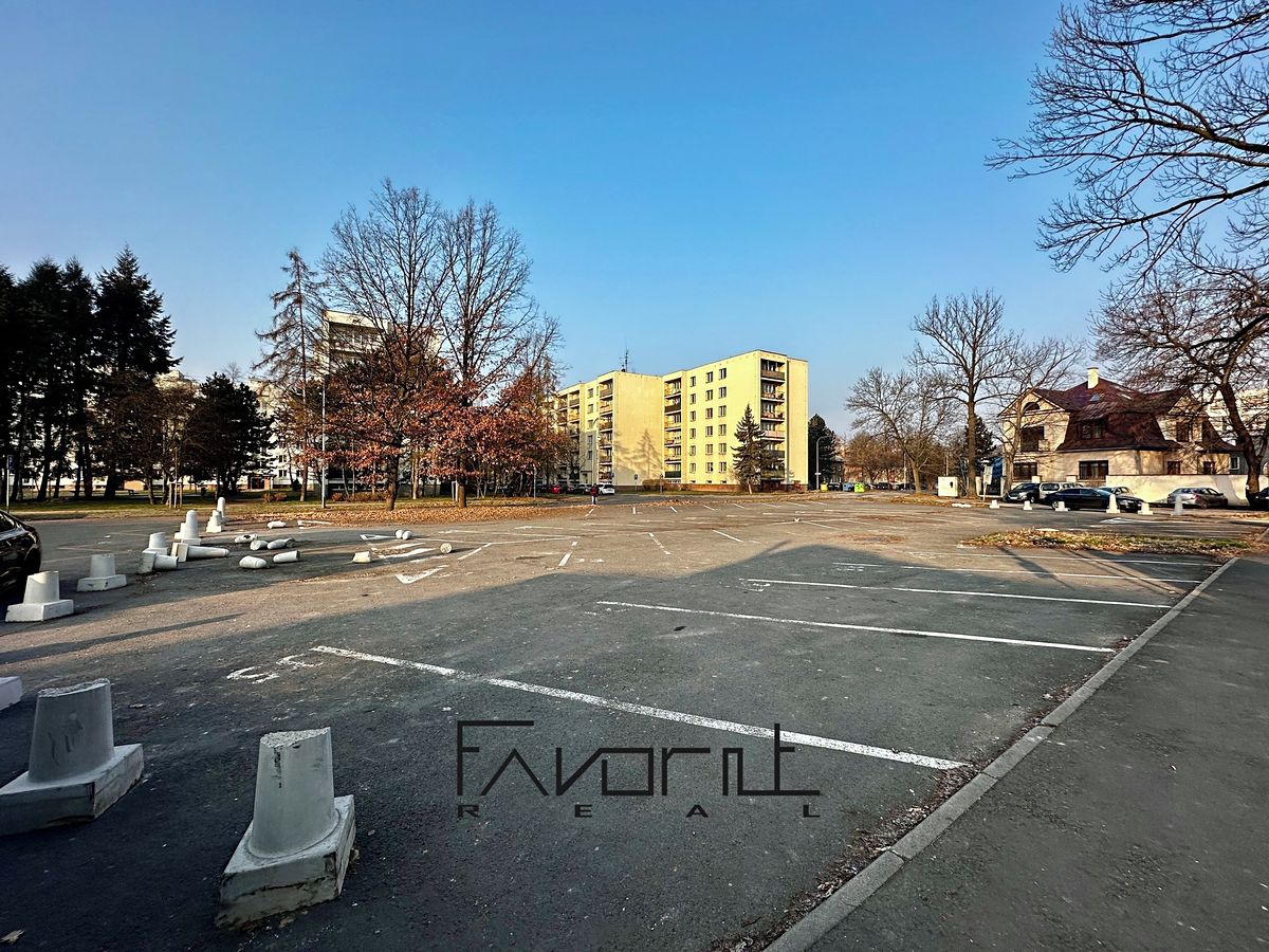 Prodej komerčního pozemku 8567 m²
