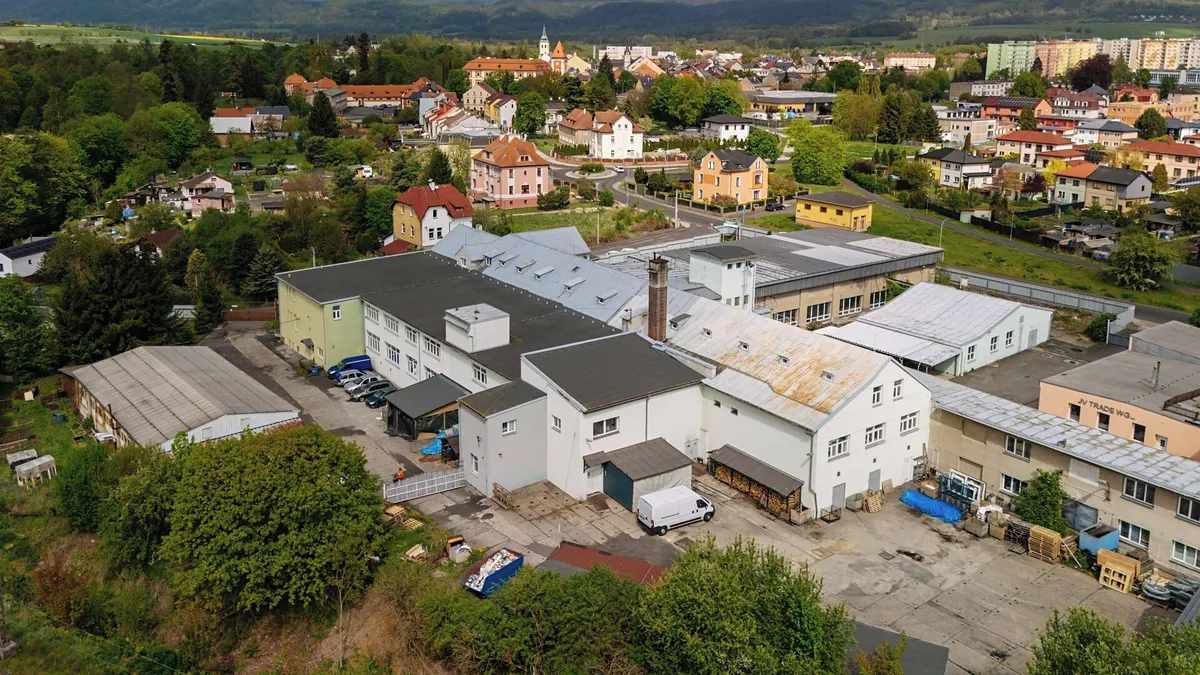 Prodej výrobní haly, prostoru 11439 m²