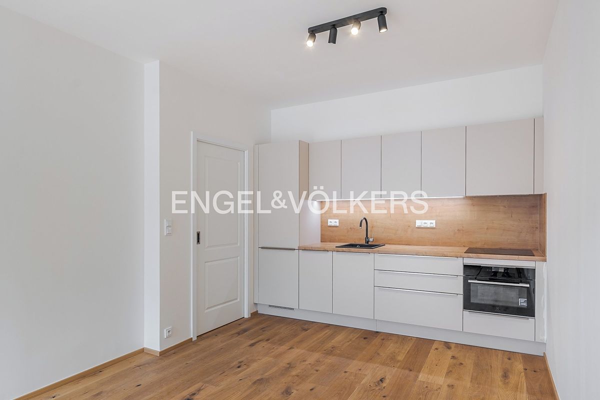 Pronájem bytu 2+kk 51 m² – fotografie 2