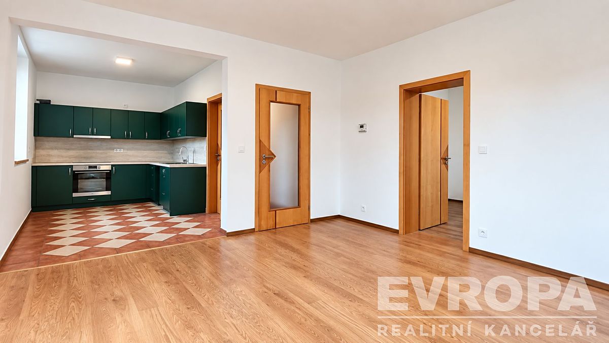 Pronájem bytu 2+kk 52 m² – fotografie 2