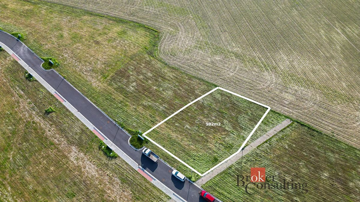 Prodej stavebního pozemku 982 m² – fotografie 2