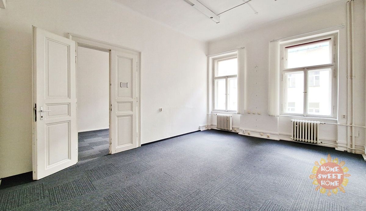 Pronájem kanceláře 91 m², Praha – fotka 1 z 3