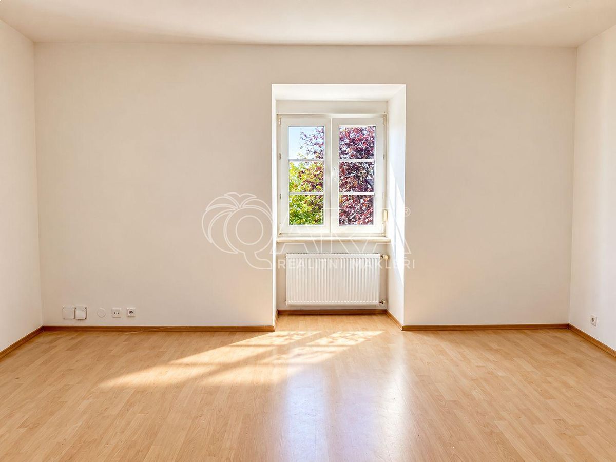 Pronájem bytu pokoje 38 m² – fotografie 4