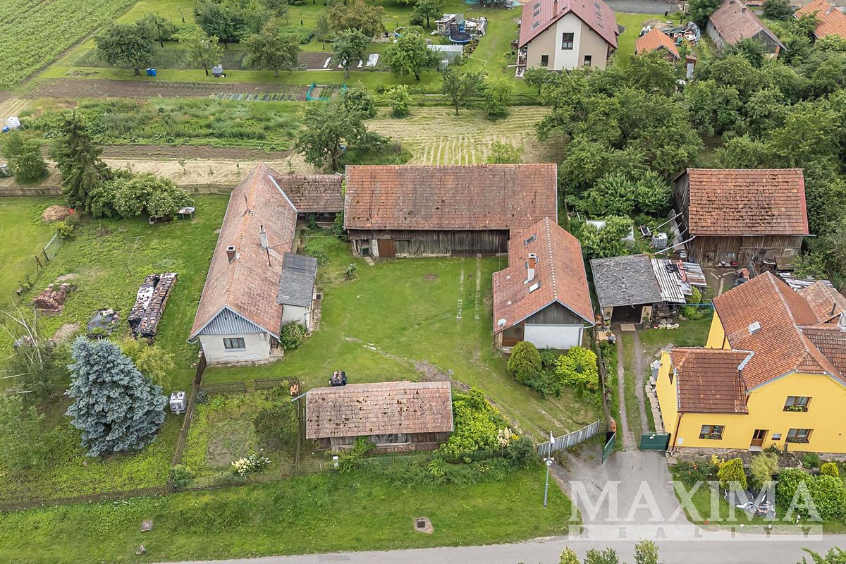 Prodej rodinného domu 196 m², pozemek 2229 m²