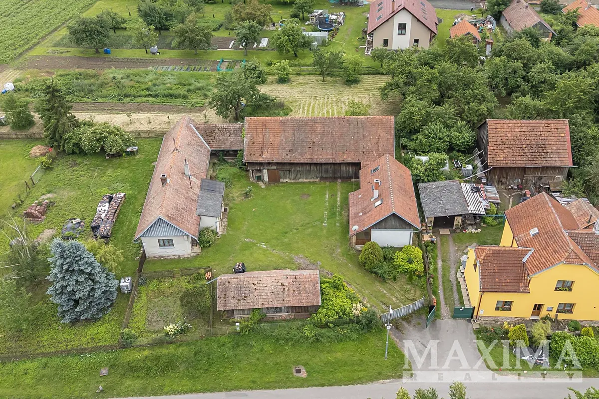Prodej rodinného domu 196 m², pozemek 2229 m²