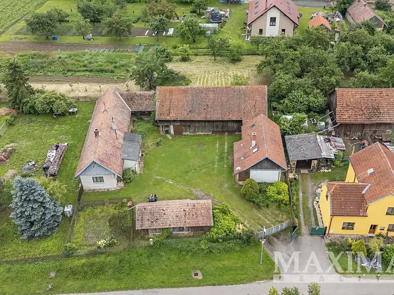 Prodej rodinného domu 196 m², pozemek 2229 m², Běchary – náhled fotky 1
