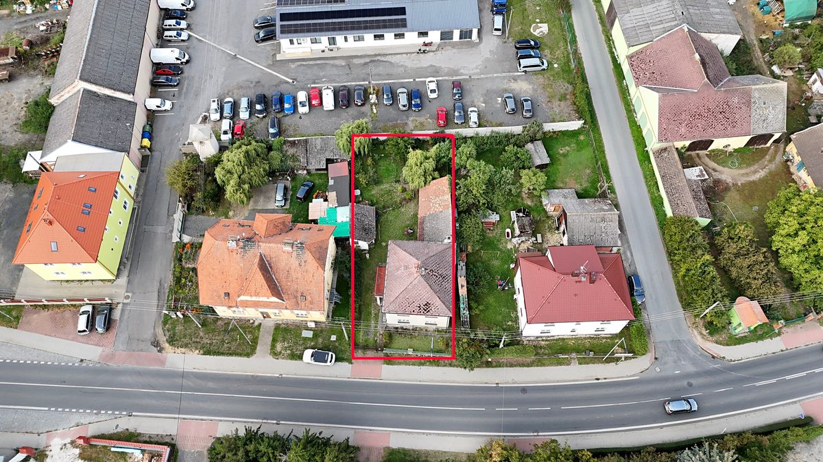 Prodej rodinného domu 406 m², pozemek 193 m² – fotografie 2