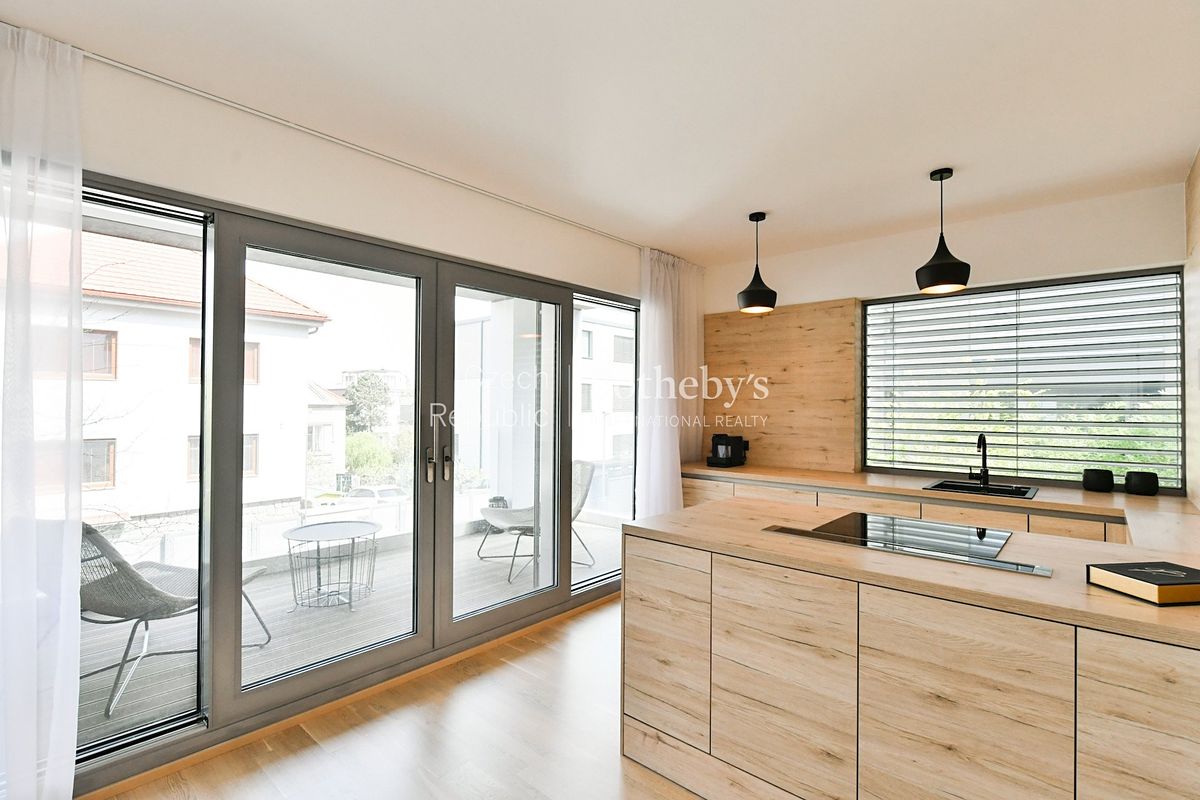 Pronájem bytu 3+kk 102 m² – fotografie 2