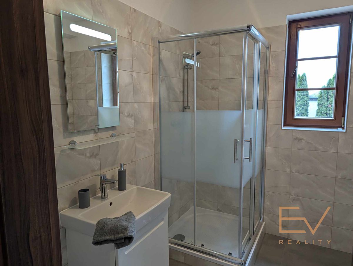 Pronájem bytu 2+kk 58 m² – fotografie 2