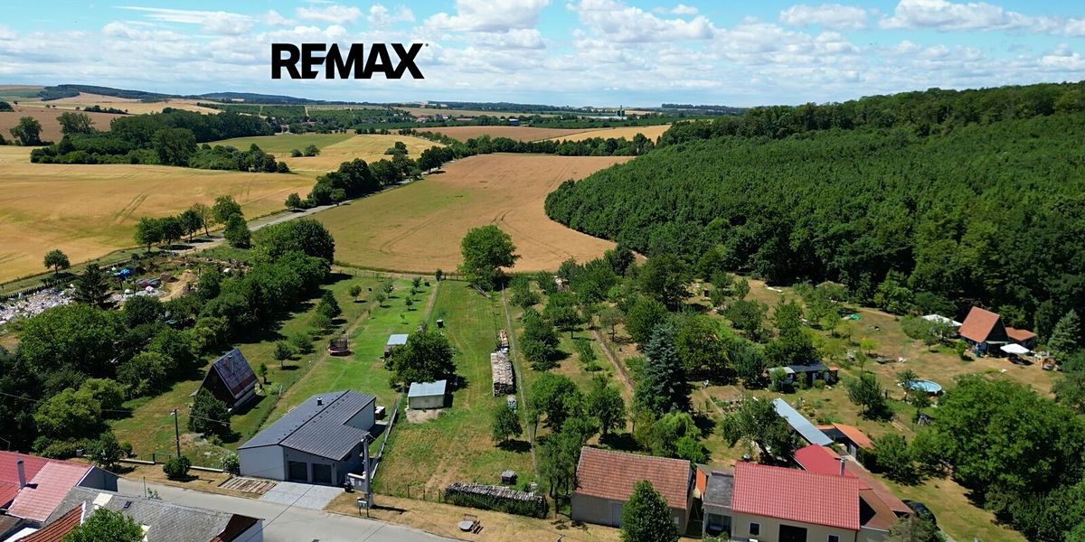Prodej stavebního pozemku 1849 m² – fotografie 3