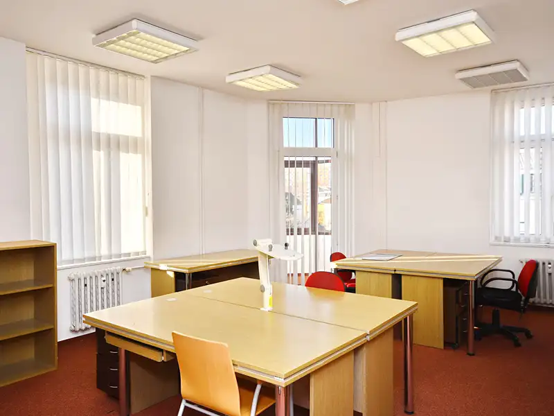 Pronájem kanceláře 30 m², Kralupy nad Vltavou – náhled fotky 1