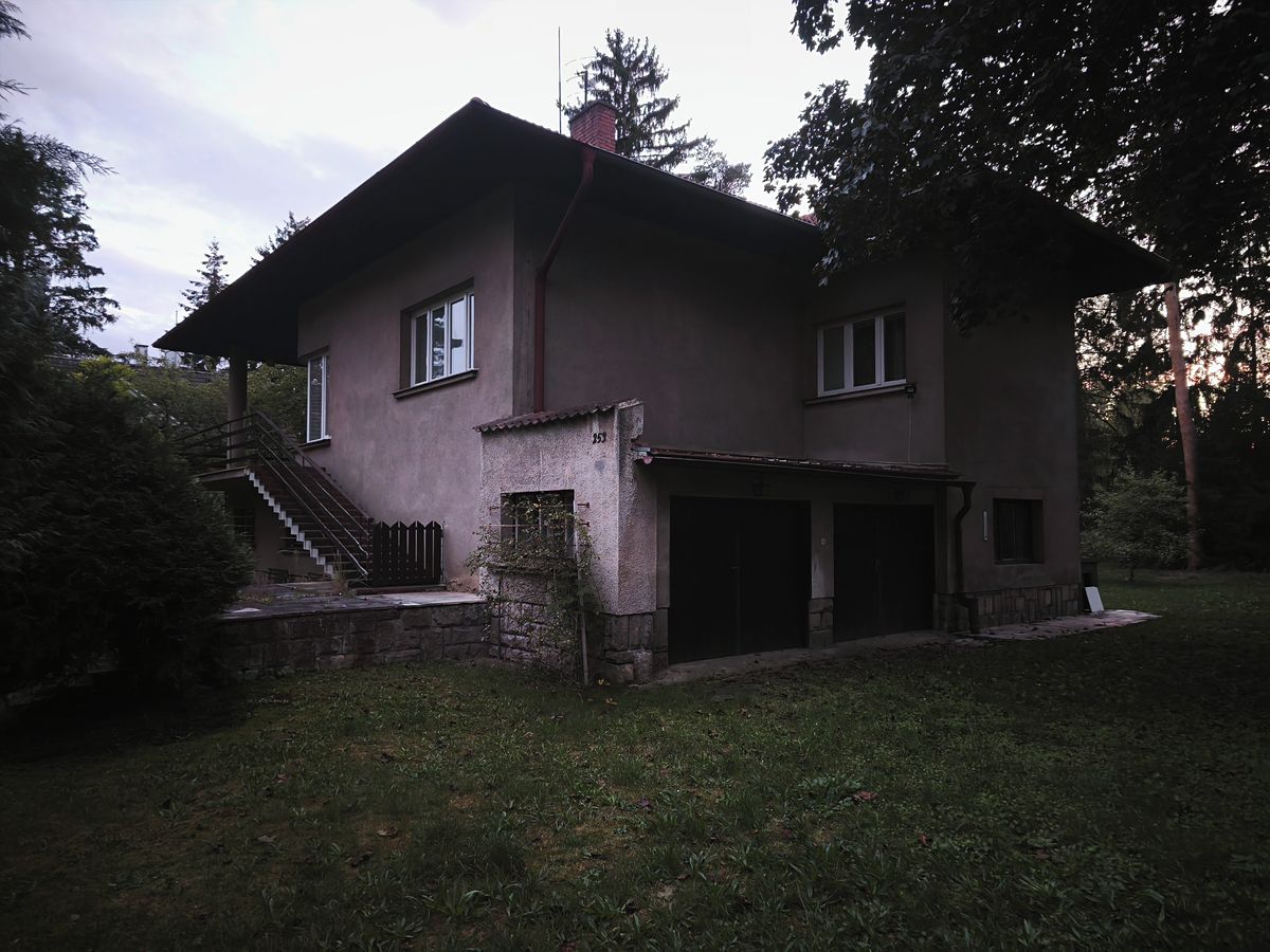 Prodej vily 250 m², pozemek 1759 m² – fotografie 2
