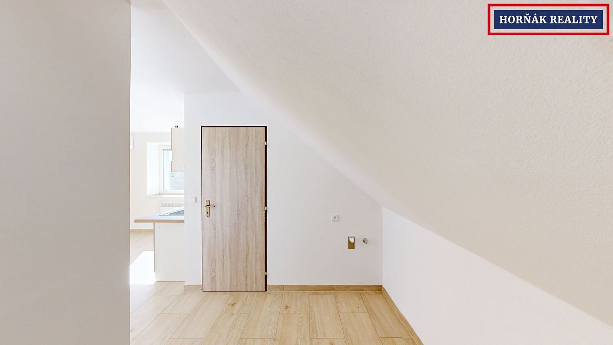 Pronájem bytu 1+kk 32 m² – fotografie 5