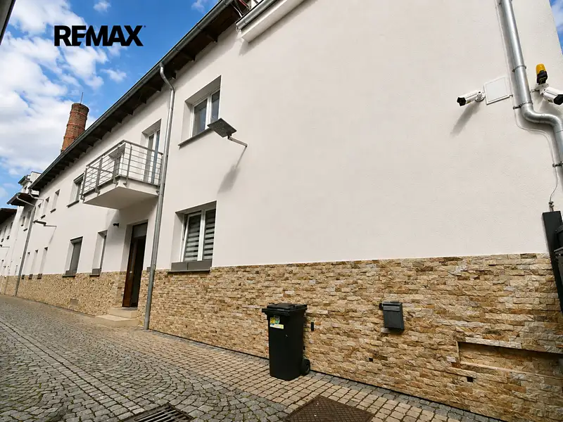 Pronájem rodinného domu 160 m², pozemek 1570 m², Třebechovice pod Orebem – náhled fotky 1