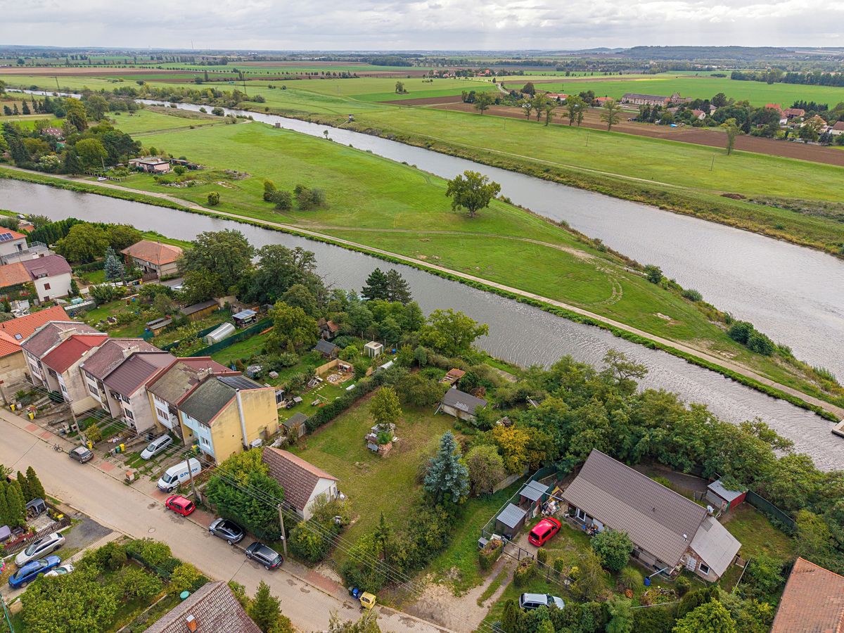 Prodej stavebního pozemku 1333 m² – fotografie 3