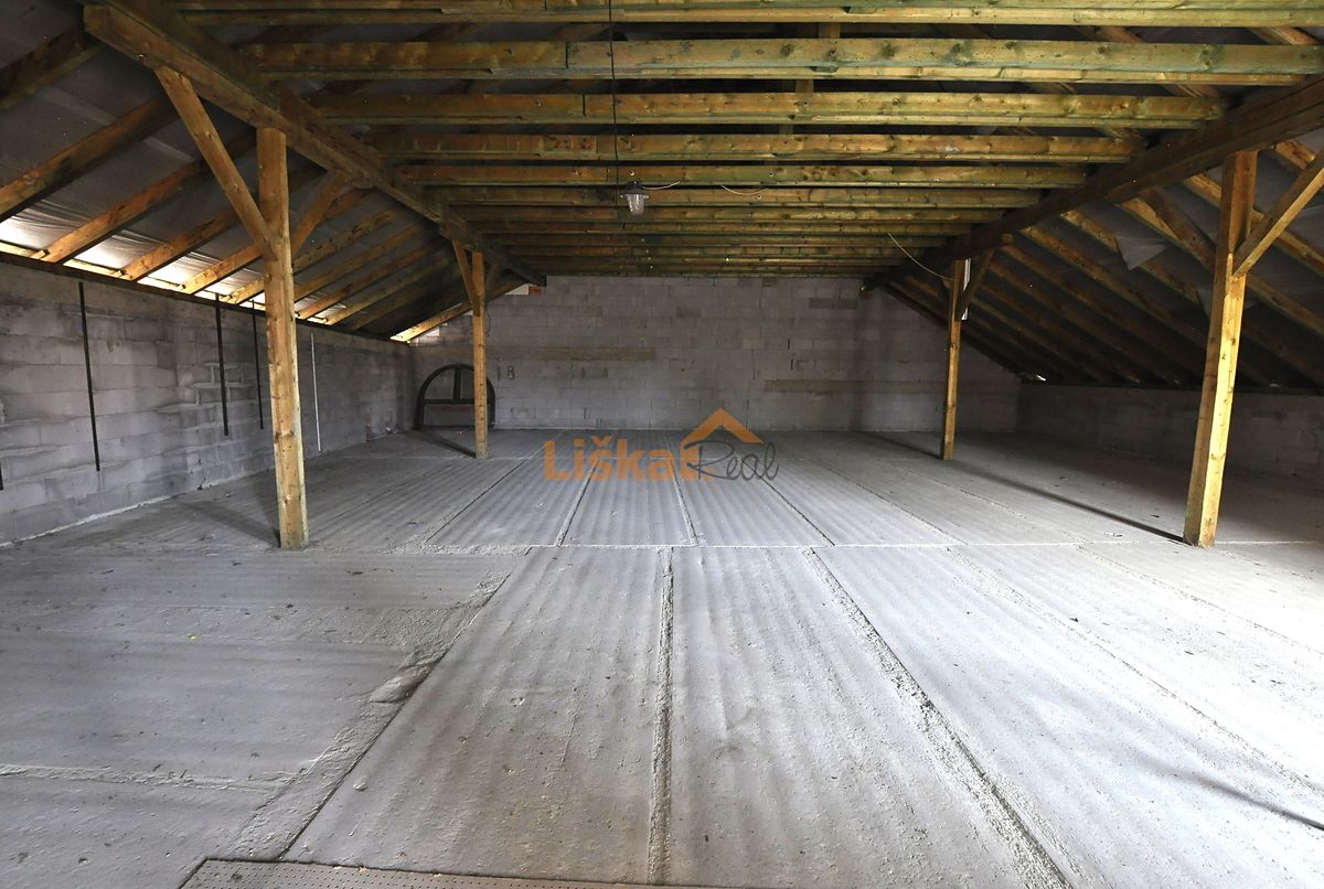Prodej rodinného domu 384 m², pozemek 341 m² – fotografie 4