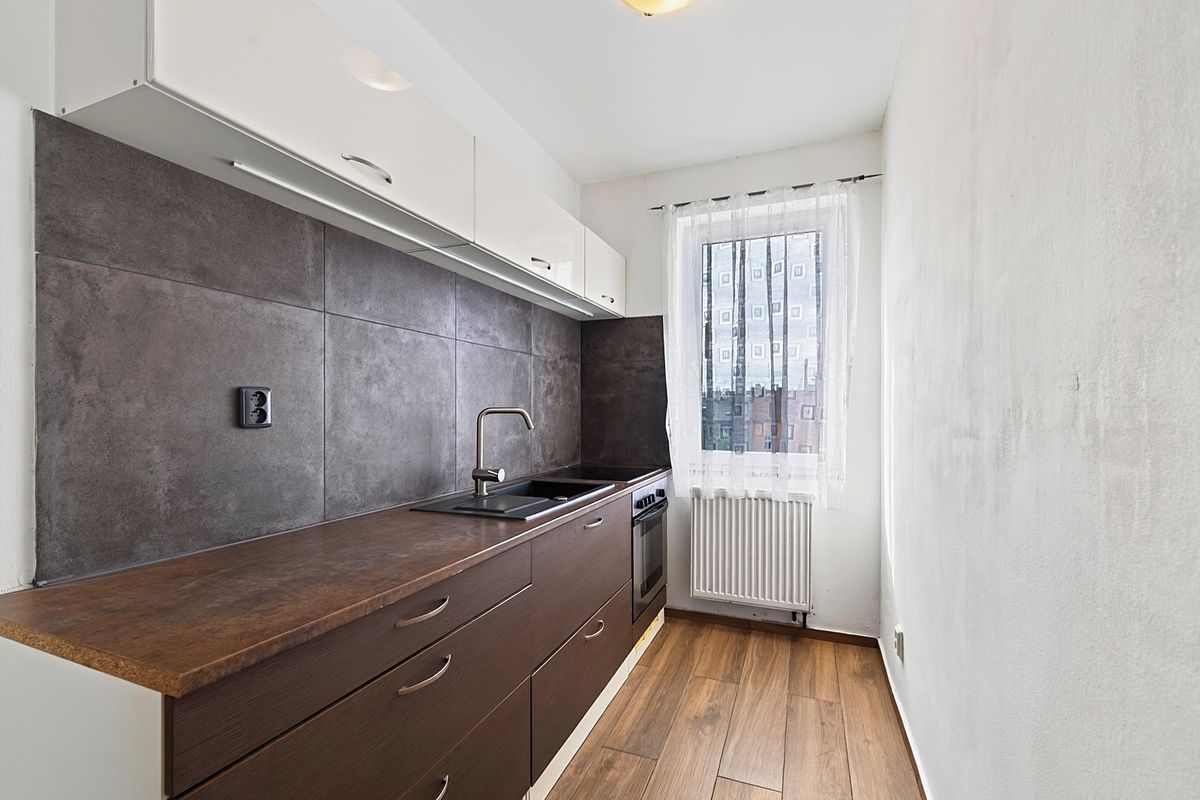 Pronájem bytu 2+kk 65 m² – fotografie 3