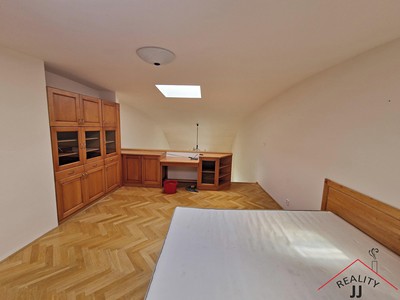 Pronájem bytu 3+kk, 99 m² (3 z 22)
