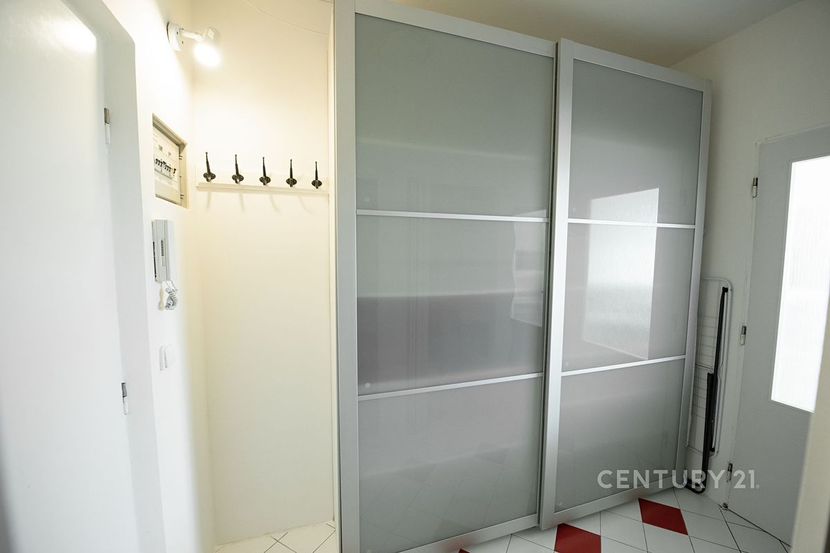 Pronájem bytu 1+kk 23 m² – fotografie 4