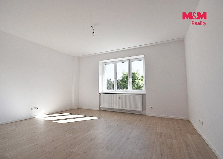 Pronájem bytu 3+1, 97 m² (9 z 15)