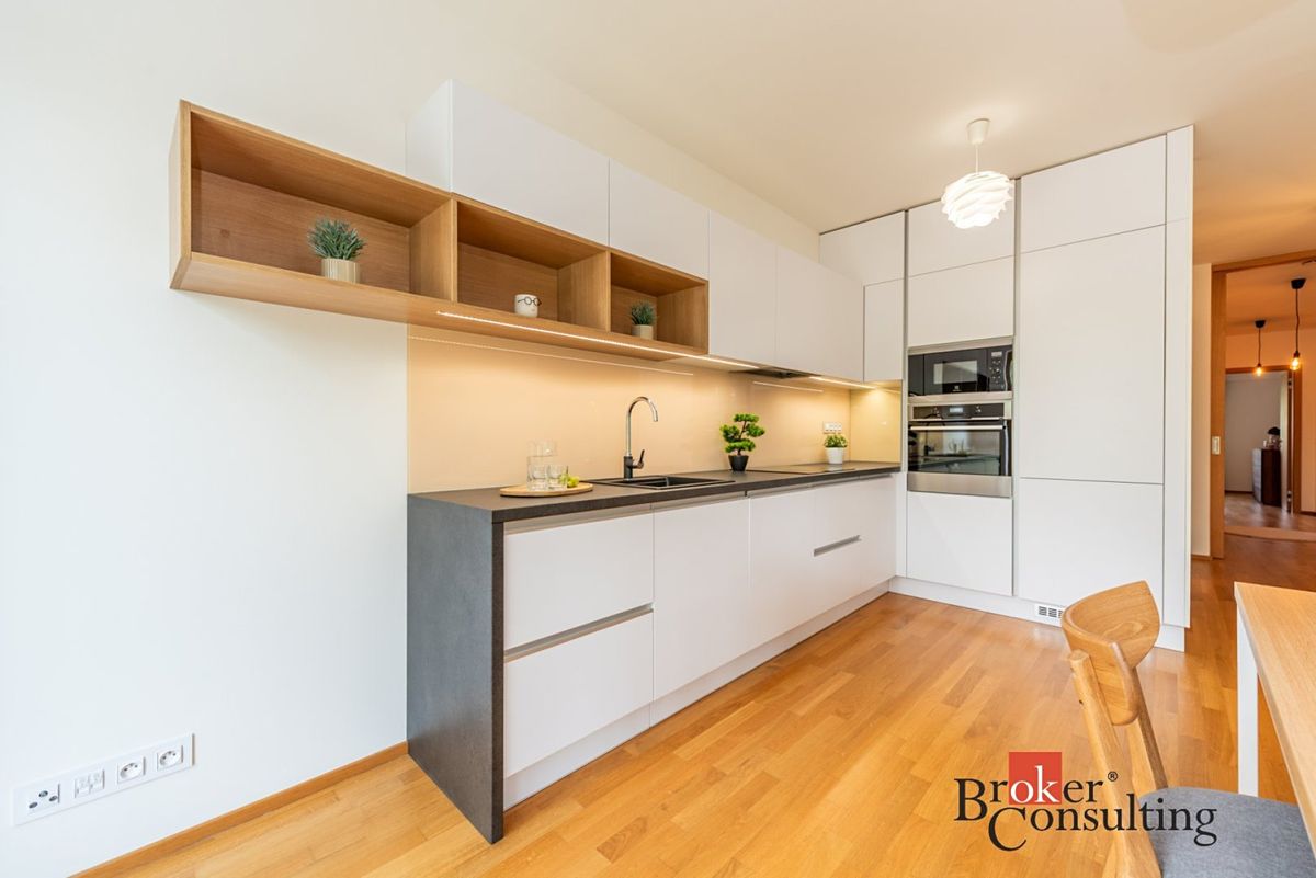Pronájem bytu 3+kk 89 m²