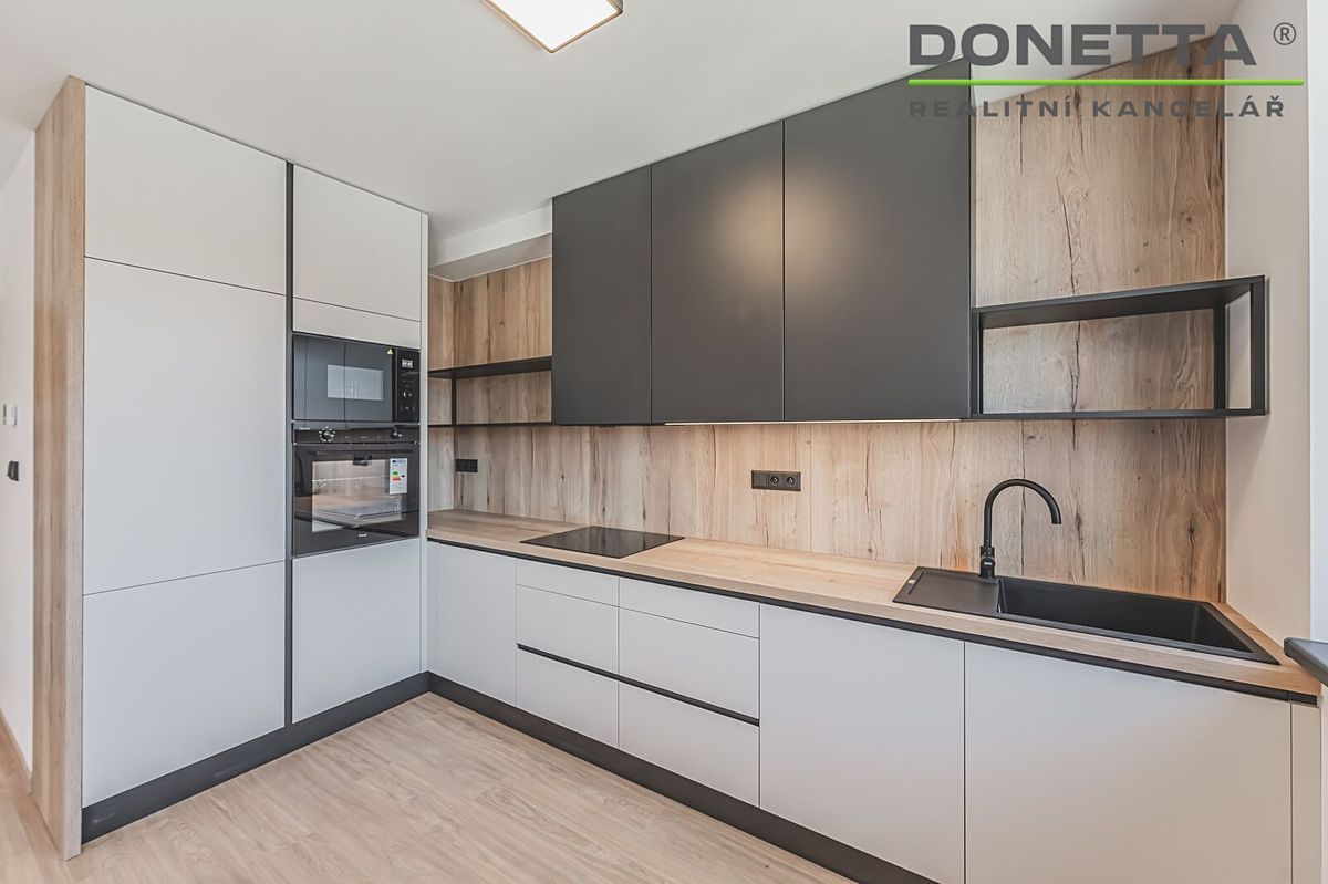Pronájem bytu 2+kk 52 m² – fotografie 2