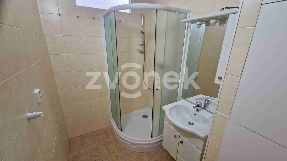 Pronájem bytu 2+1 62 m² – fotografie 3