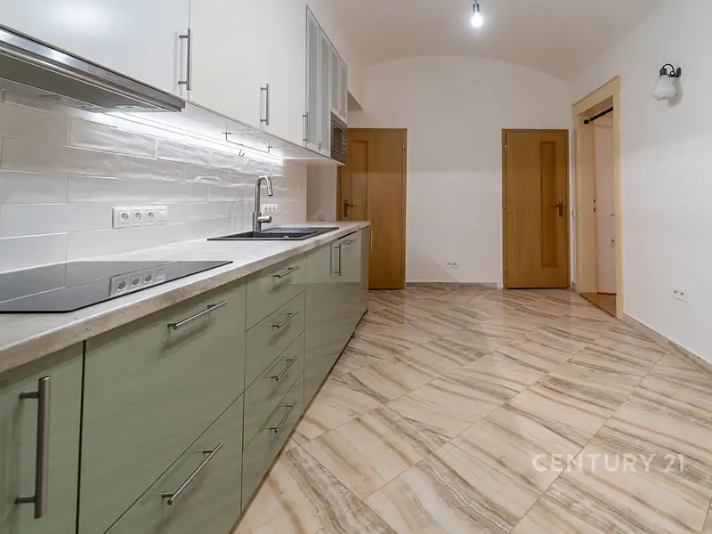 Prodej bytu 3+1 93 m², Praha – náhled fotky 2